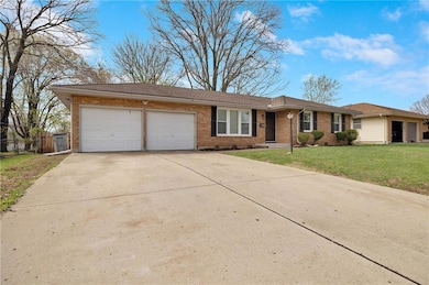 108 W Walnut St, Blue Springs, MO 64014 - photo 3
