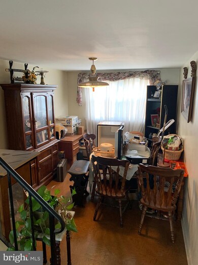 986 Circle Dr, Halethorpe, MD 21227 - photo 3