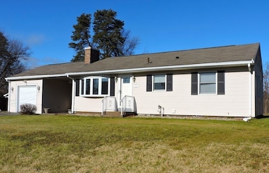 138 Ridgeview Cir, Ludlow, MA 01056 - photo 2