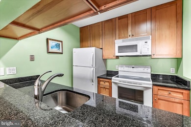 102-22 Church St unit 402, Philadelphia, PA 19106 - photo 7