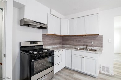 19508 Fairway Ave, Maple Heights, OH 44137 - photo 7