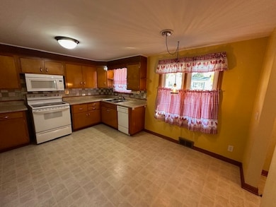 1406 Cook Blvd, Bradley, IL 60915 - photo 7