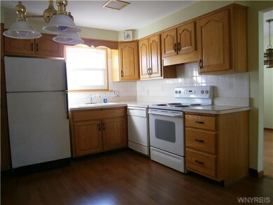 Kitchen The appliances are included with the home