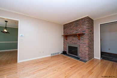 7 Maurice Ln, Clifton Park, NY 12065 - photo 6