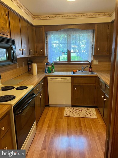 237A Ridge Ave unit A, Perkasie, PA 18944 - photo 2