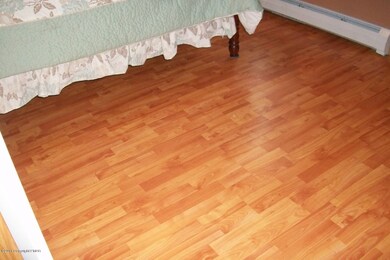 REAL HARDWOOD FLOORS
