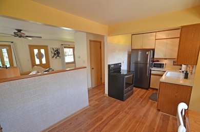 Dining to Kitchen