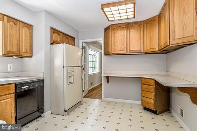 6811 Stoneybrooke Ln, Alexandria, VA 22306 - photo 6