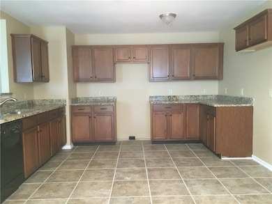 2367 Blackthorn Dr, Franklin, IN 46131 - photo 7