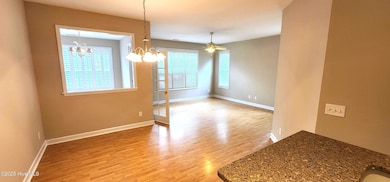 124 Azelea Dr - Living Area