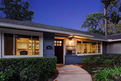 7622 Wedgewood Ln, Houston, TX 77055 - photo 2