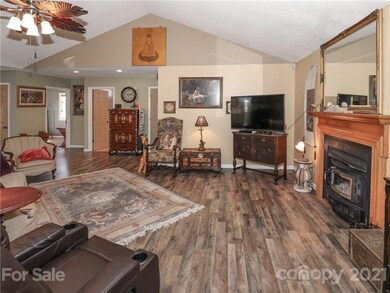 16 Watsell Dr, Leicester, NC 28748 - photo 5