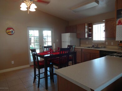 Eat-In Kitchen