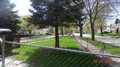 1431 Pettis St, Lansing, MI 48910 - photo 3