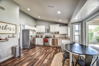 KITCHEN 4