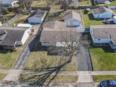 219 Thoreau Ln, Xenia, OH 45385 - photo 2