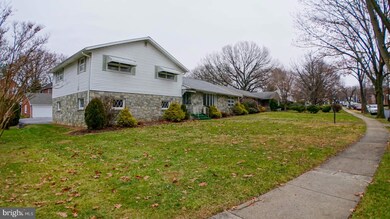 711 Spruce St, Reading, PA 19611 - photo 2