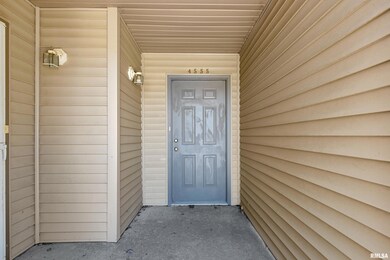 4555 N Thornhill Dr unit 206, Peoria, IL 61615 - photo 3
