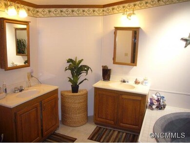 451 Don Felmet Rd, Leicester, NC 28748 - photo 6