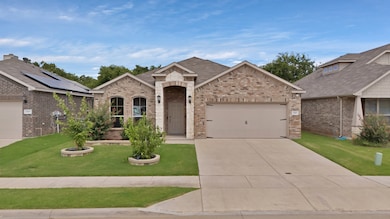 10601 Summer Place Ln, Fort Worth, TX 76140 - photo 2