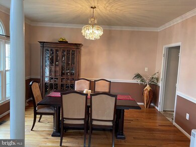 8517 Silverview Dr, Lorton, VA 22079 - photo 3