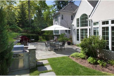 121 Knightsbridge Rd, Wynnewood, PA 19096 - photo 2