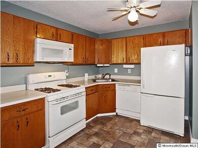 8 Players Cir, Tinton Falls, NJ 07724 - photo 6