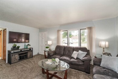 1730 Seneca Ave, Waterloo, IA 50701 - photo 3