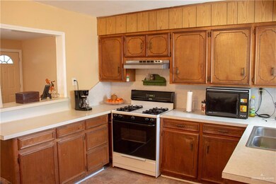 230 E Emil St, Pharr, TX 78577 - photo 4