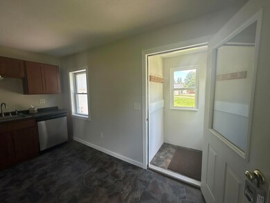 Entry to Kitchen