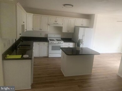 15738 Ensleigh Ln, Bowie, MD 20716 - photo 5