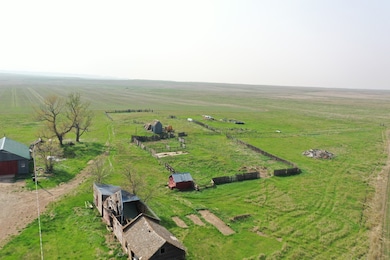 13706 70th St SW, Amidon, ND 58620 - photo 6