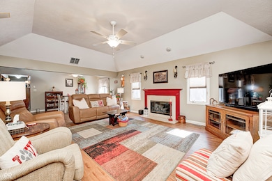 269 Andrews Boulevard East Dr, Plainfield, IN 46168 - photo 2