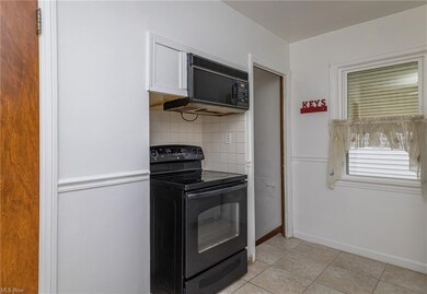 18307 Mapleboro Ave, Maple Heights, OH 44137 - photo 6