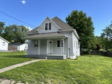 314 E Thomas Ave, Shenandoah, IA 51601 - photo 2