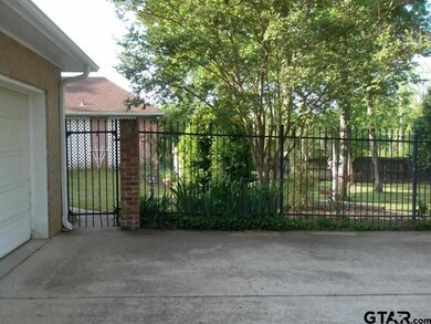 5802 Churchill Dr, Tyler, TX 75703 - photo 2