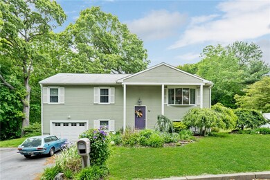 40 Blossom Dr, Cranston, RI 02920 - photo 2