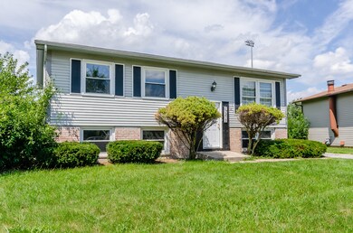 17212 Peach Grove Ln, Hazel Crest, IL 60429 - photo 2