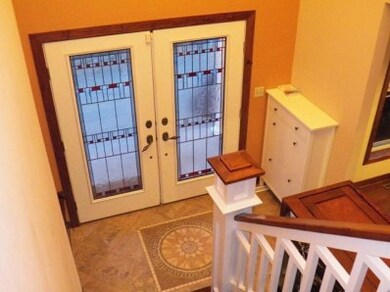 697 Davis Ct, Crown Point, IN 46307 - photo 2