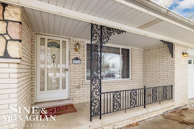 5280 Kreger St, Sterling Heights, MI 48310 - photo 2