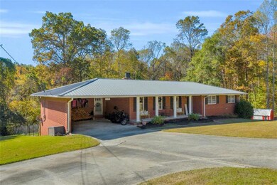 97 Hillside Dr, Toccoa, GA 30577 - photo 2