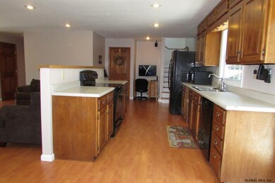 201 N Amherst Ave, Schenectady, NY 12304 - photo 3