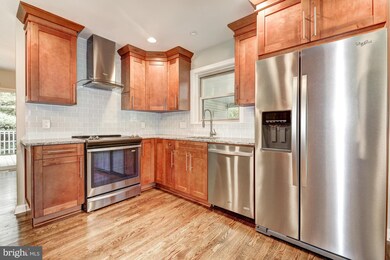 12624 Springloch Ct, Silver Spring, MD 20904 - photo 2