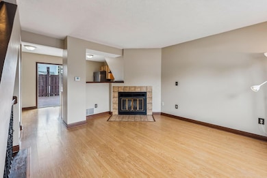 40-web-or-mls-926-worthington-woods-blvd