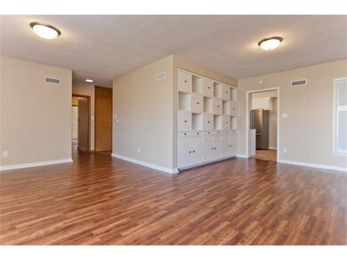 Living Room/Dining Area