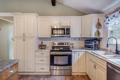 6 Rotterdam Dr, Litchfield, NH 03052 - photo 7