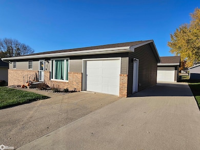 641 Alta Vista Dr, Carroll, IA 51401 - photo 3