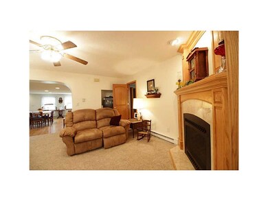 203 Summit St, Center Point, IA 52213 - photo 7