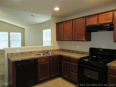 2613 N 21st St, Broken Arrow, OK 74012 - photo 6