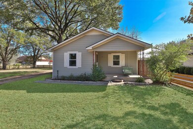 703 Mason St, Tomball, TX 77375 - photo 3